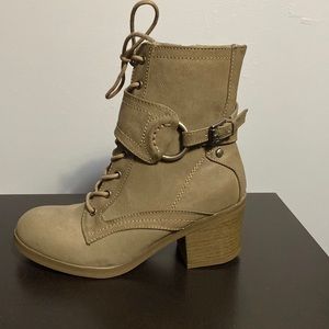 G by Guess gray boots worn once size 7